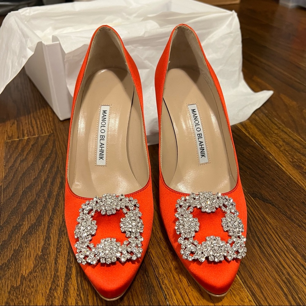 Manolo Blahnik Hangisi 70 Satin Pumps